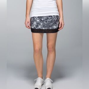 Lululemon Hotty Hot Skort *4-Way Stretch Flowabunga Black Angel...
